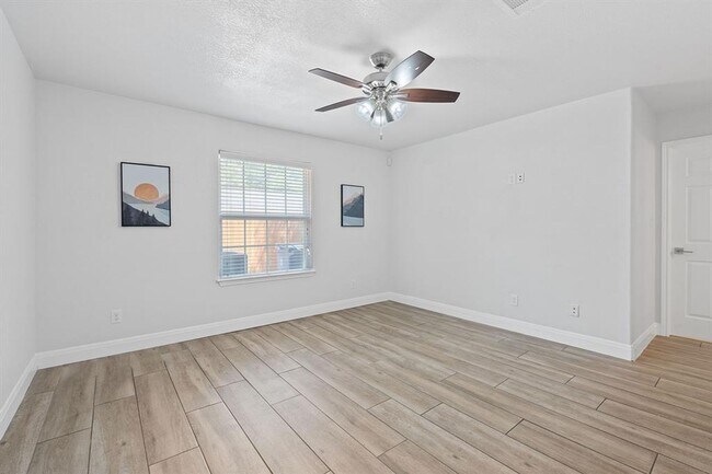 Building Photo - 6001 Jain Ln
