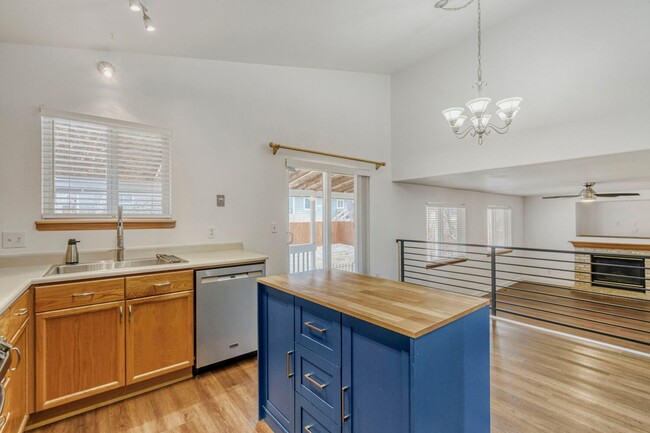 Building Photo - Well Maintained Home in Thornton