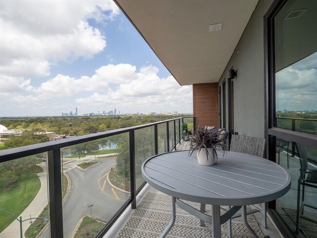 Building Photo - 1701 Simond Ave Ave