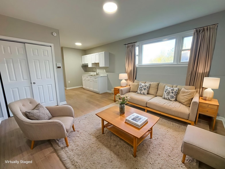 Building Photo - 693 Washington St