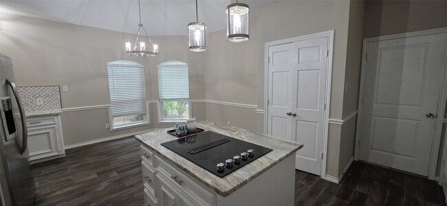 Building Photo - 1214 W Forest Dr
