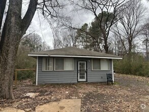 Building Photo - Charming 2 Bed 1 bath home centrally located