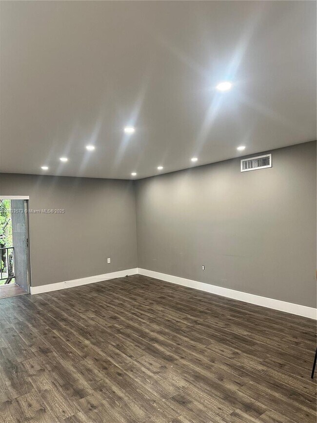 Building Photo - 9449 SW 76th St