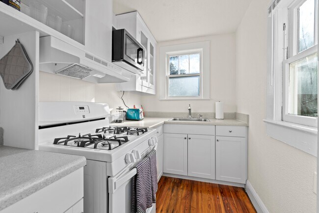 Building Photo - 2672 Post St