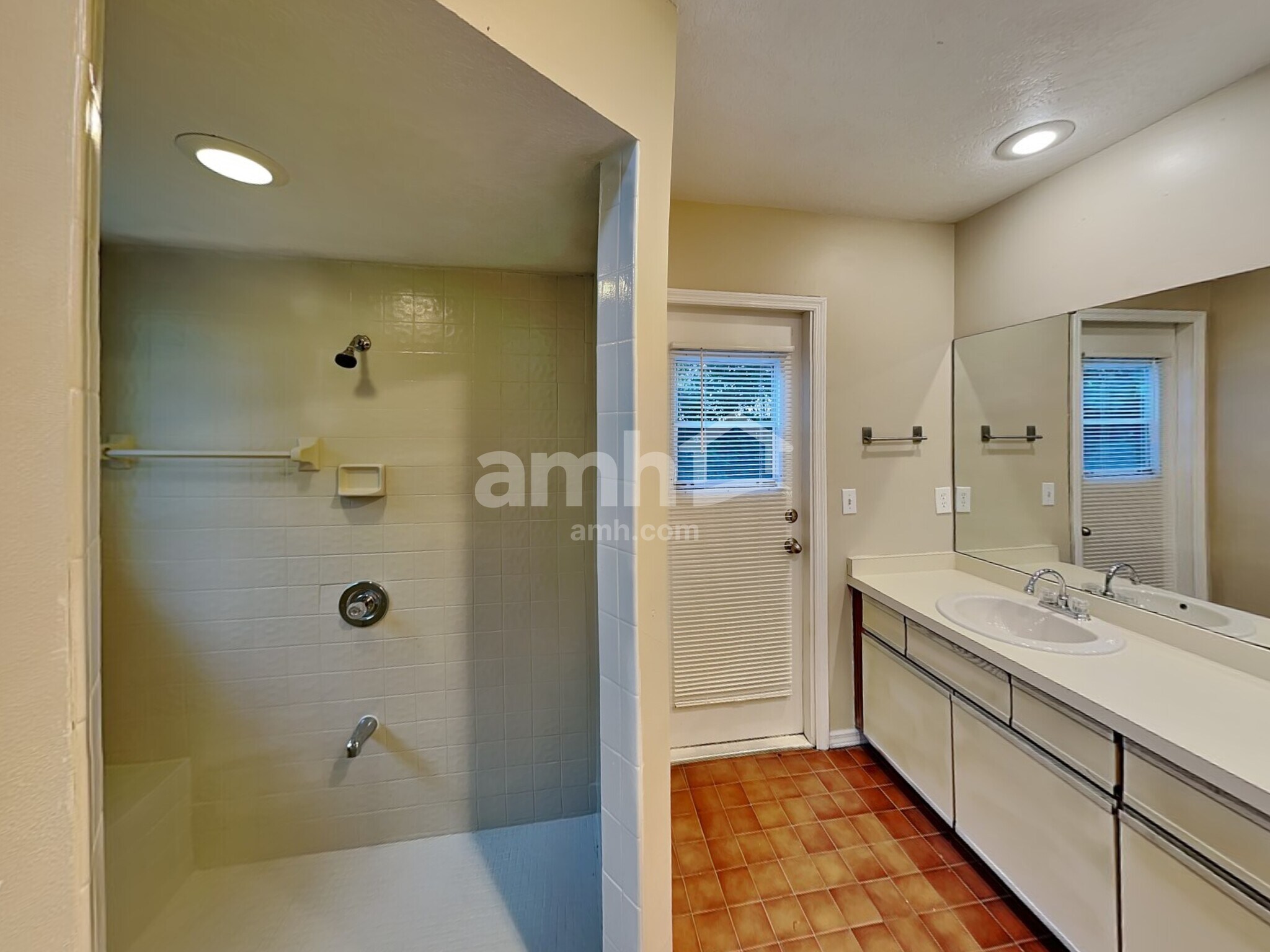 Building Photo - 4615 Tiffany Woods Cir