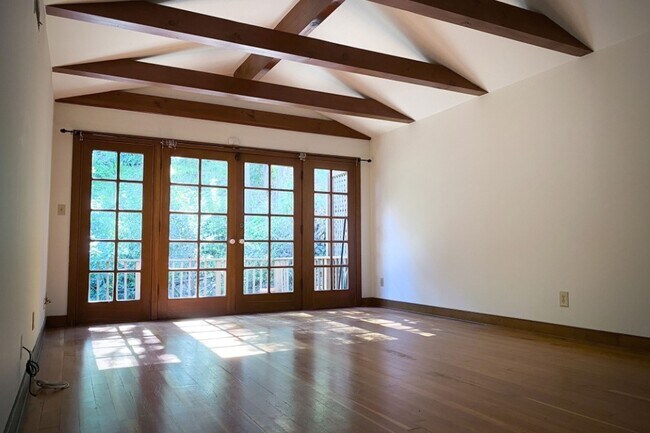 Building Photo - 3814 Dixie Canyon Ave