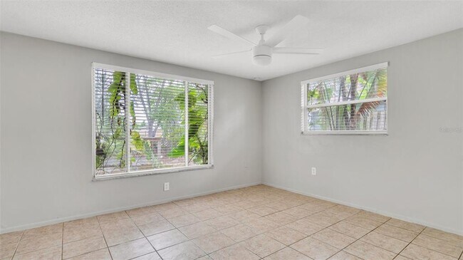 Building Photo - 7634 Fox Hollow Dr