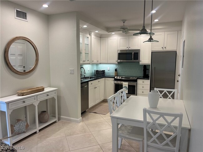 Building Photo - 500 Saturn Ct