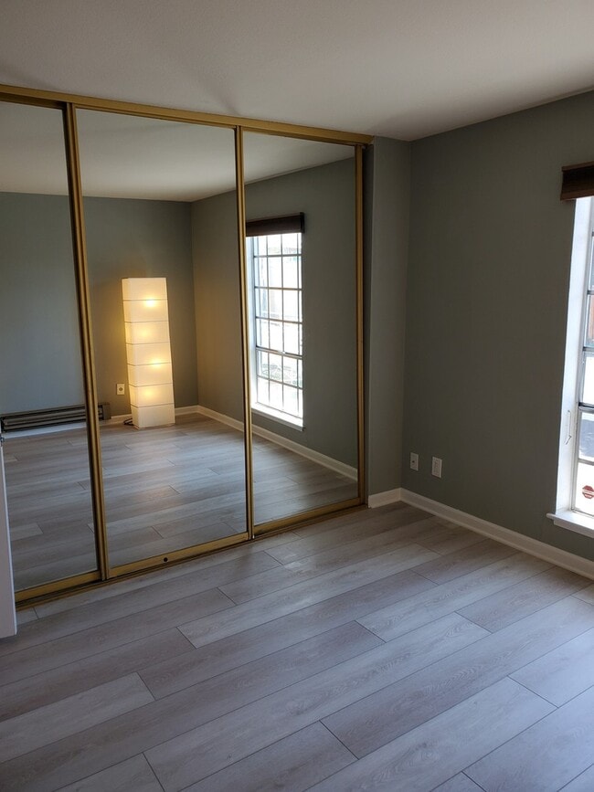 Building Photo - ENCHANTING 1 Bd/1 Ba Ground Floor Unit w/O...