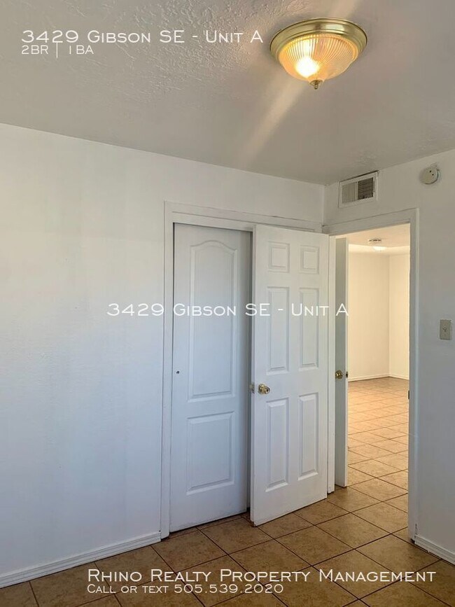 Building Photo - Ready for Immediate Move in! Fully Remodeled.