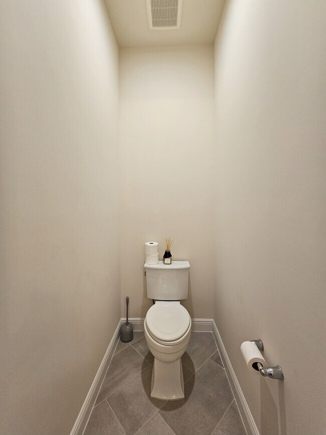 Building Photo - 9007 St Lucia Dr