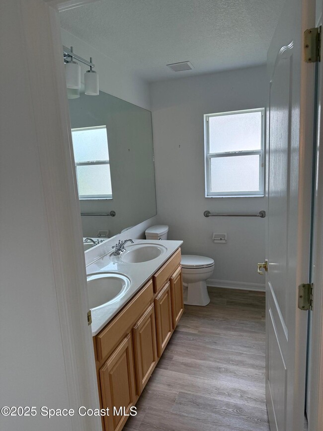 Building Photo - 1427 Grand Isle Blvd