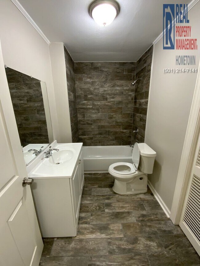 Building Photo - 4820 W 29th-