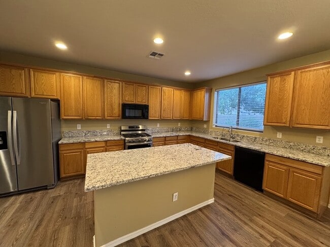 Building Photo - Laveen 5 Bedroom in Gated Community