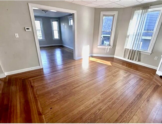 Building Photo - 14 Dow St