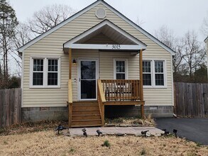 Building Photo - 3 Bedroom 2 Bath Rancher in Midlothian!