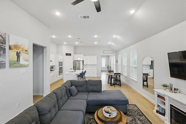 Building Photo - 1104 Silverthorne Trl