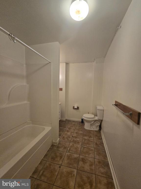 Building Photo - 1304 Walnut St