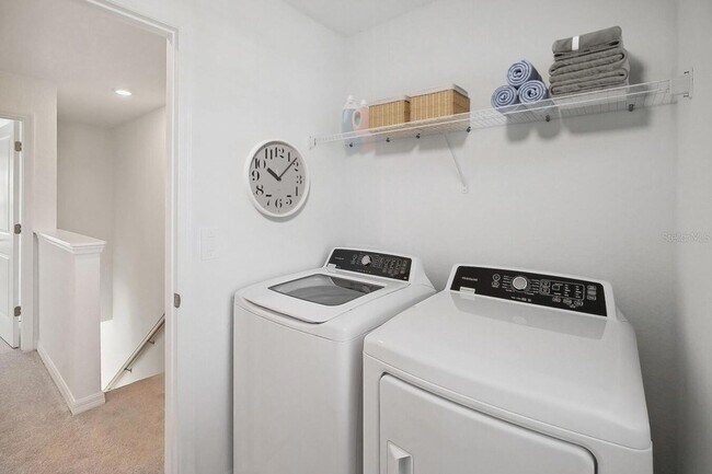 Building Photo - 4915 1st Ave E