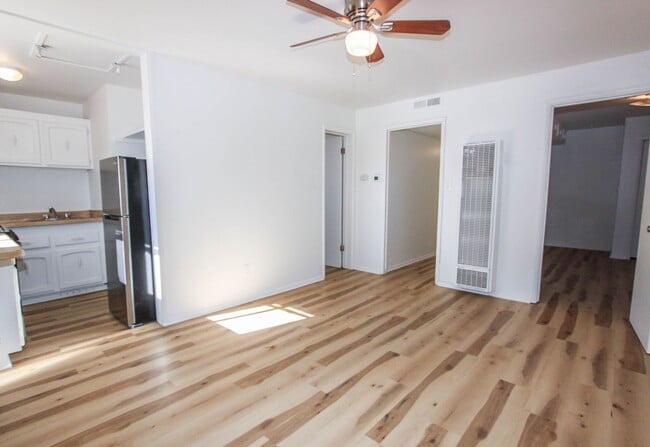 Building Photo - 860 Gail Gardner Way