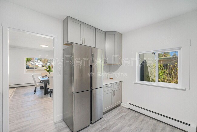 Building Photo - 1580 S Krameria St