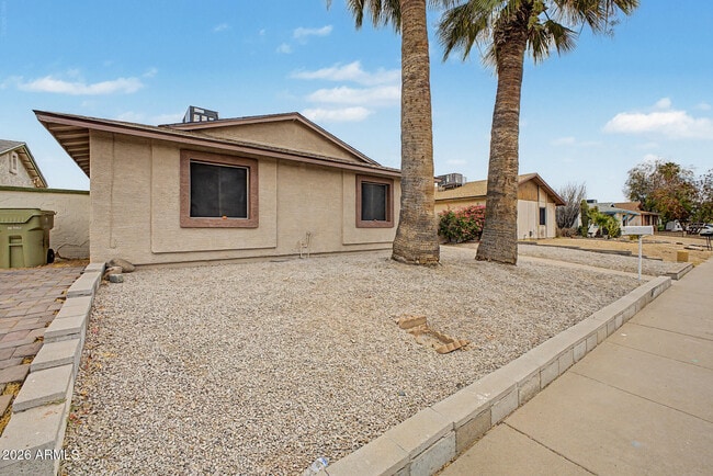 Building Photo - 5232 W Mauna Loa Ln