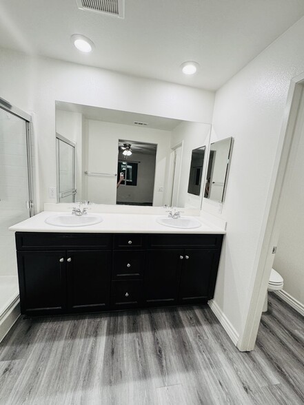 Building Photo - 1225 Corte del Sol