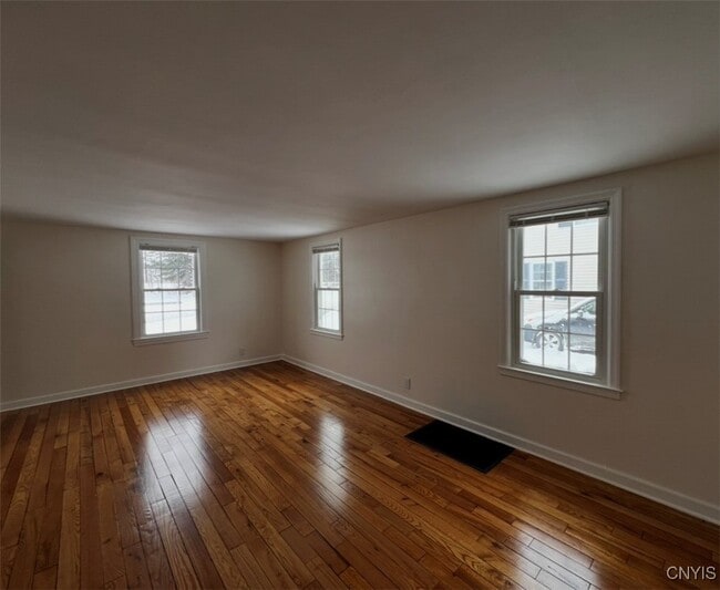 Building Photo - 435 French Rd