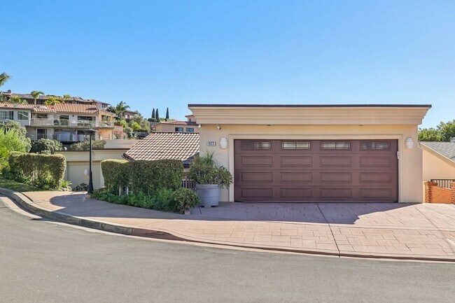 Building Photo - La Jolla Home with Ocean Views! Solar and AC