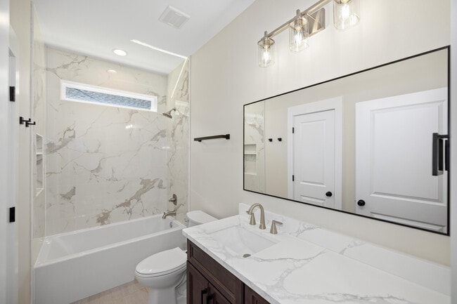 Building Photo - 119 Spruce St