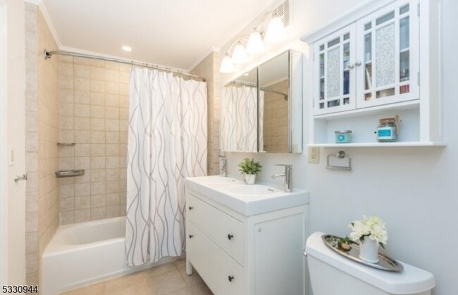 Building Photo - 7 Evergreen Terrace