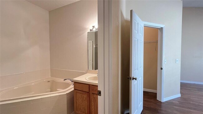 Building Photo - 16709 Fresh Meadow Dr