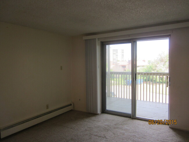 Building Photo - Wonderful 1 BR/1 BA Condo located on 3rd F...