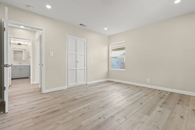 Building Photo - 6535 Ben Ave