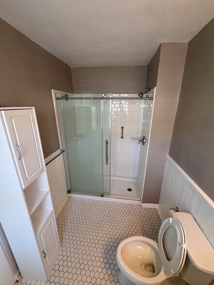 Bathroom - 20 Houston St