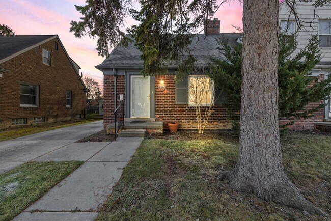 Building Photo - 17140 Sioux St