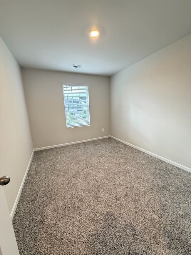 Building Photo - 5530 Worrell Wy