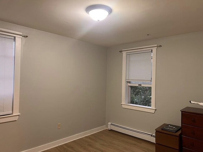 Building Photo - 39 St Thomas St