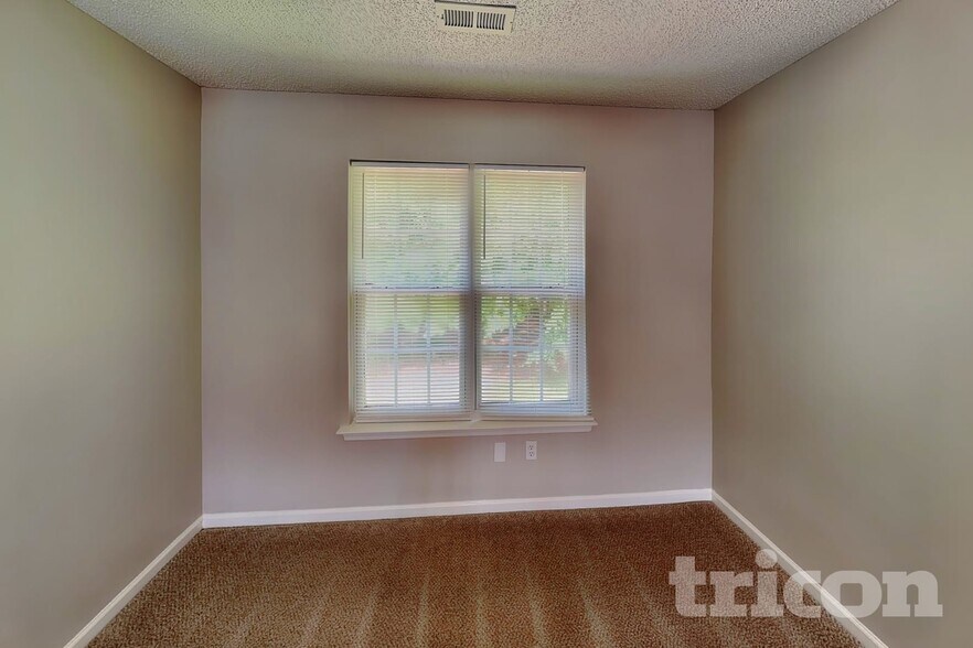 Building Photo - 6800 Brancusi Ct