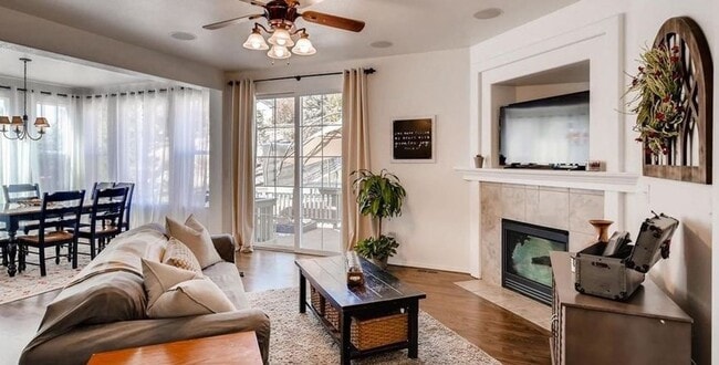 Building Photo - 6 month lease available! D20 5bdrm Home on...