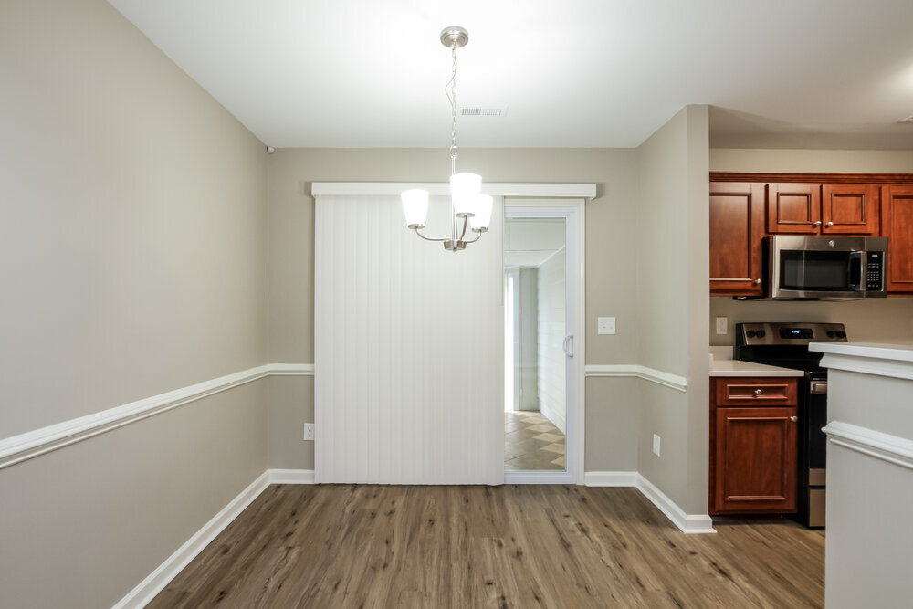 Building Photo - 1225 Larkspur Dr