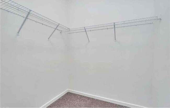 Building Photo - 1420 Waltham Ln