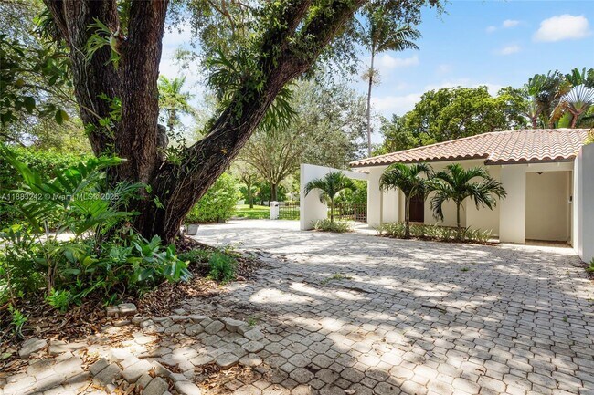 Building Photo - 5810 Maggiore St