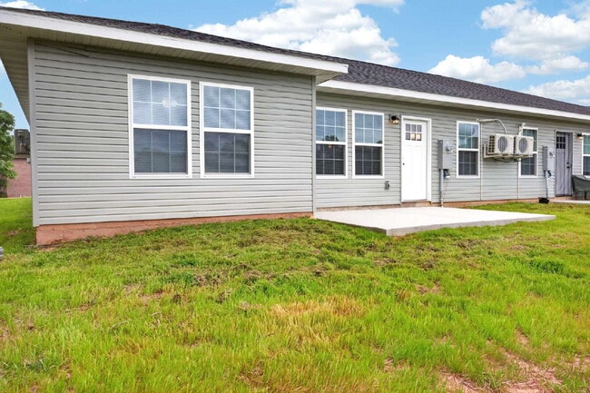 Building Photo - BRAND-NEW 4BR/2BA Duplex/Patio home with Garage - Available Now near Hollister, Schools