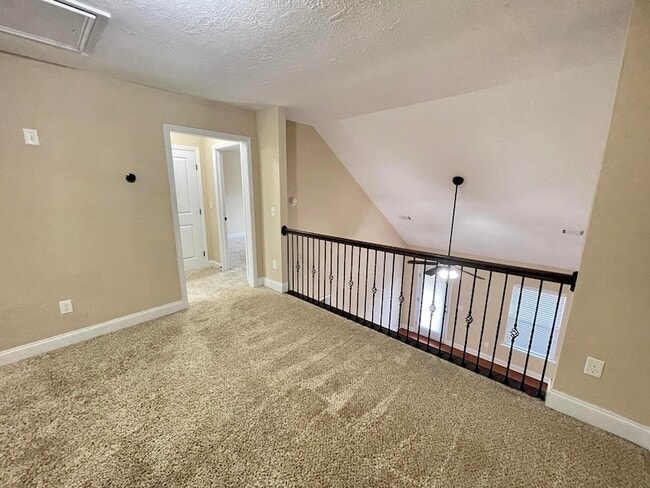 Building Photo - 528 Scenic Dr