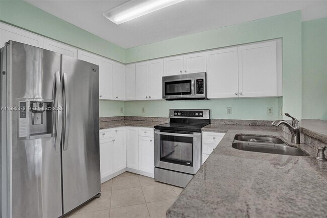 Building Photo - 1726 SW 110th Terrace