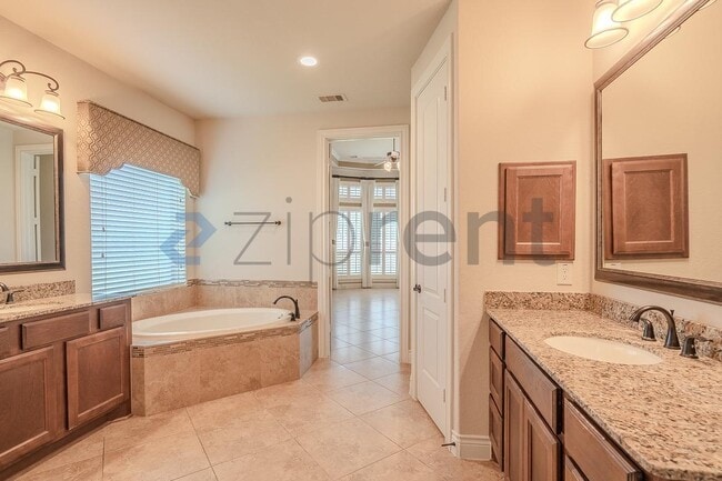 Building Photo - 27827 Patsy Pence St