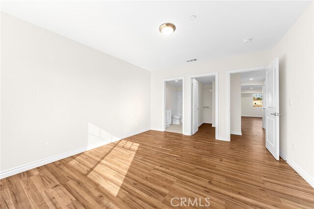 Building Photo - 5639 Huntington Dr