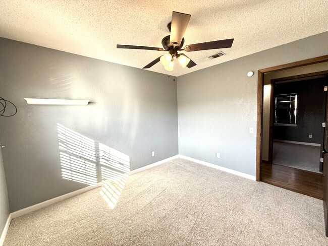 Building Photo - 1654 Ponderosa Rd