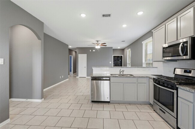 Building Photo - 7422 French Quarter Ct